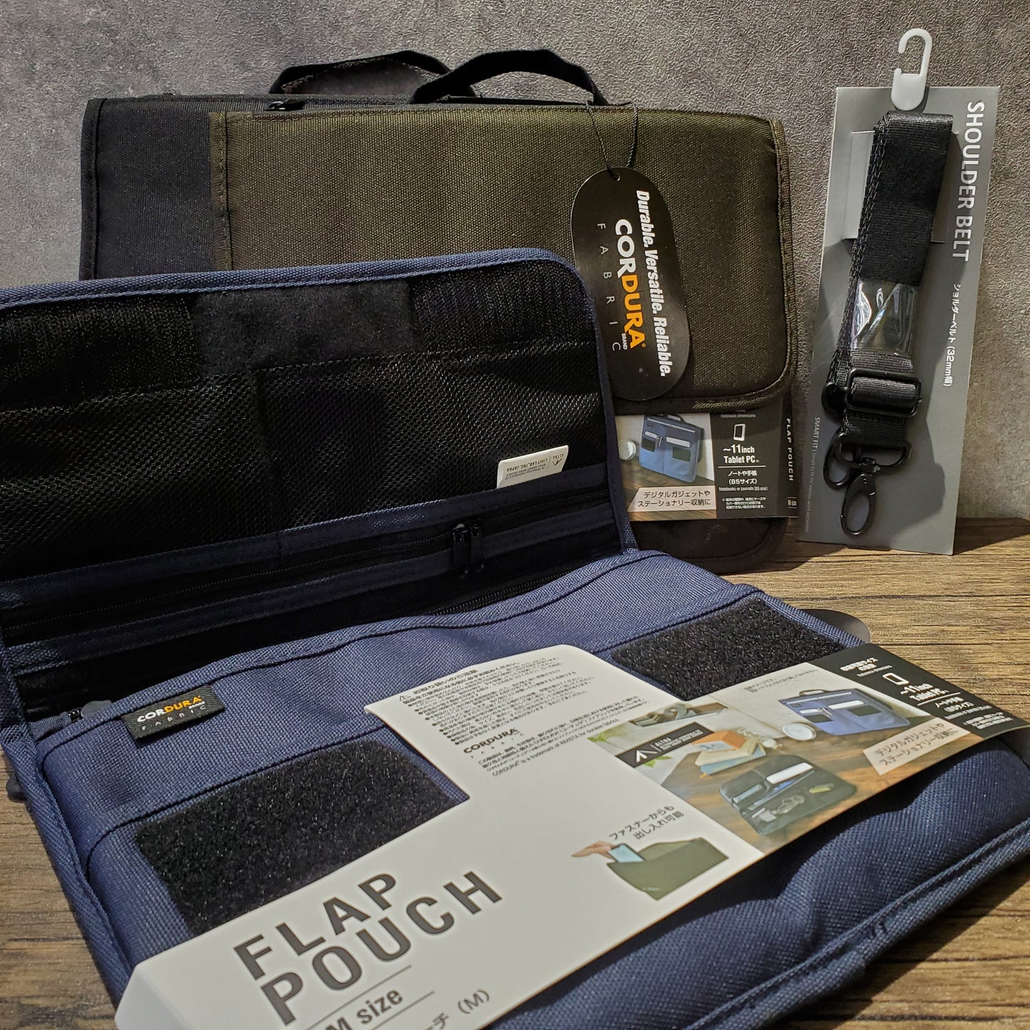 LIHIT LAB. Flap Pouch 可反式平板電腦袋 (M size)